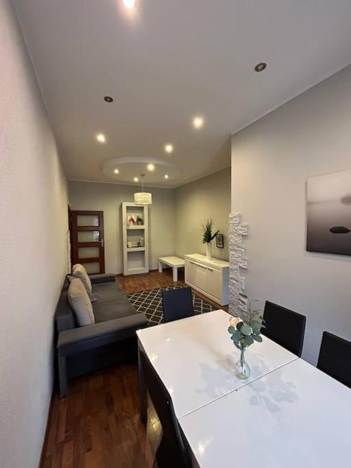 Big Apart - Rynek 8 - Nice View - 3 Rooms - 9 People Wroclaw Ngoại thất bức ảnh